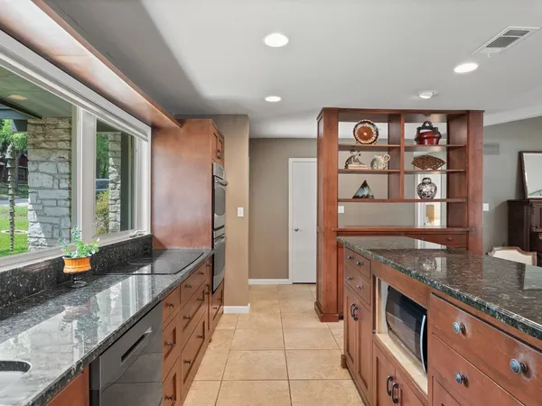 $550,000 | 910 River Oaks Drive, Austin, TX 78753