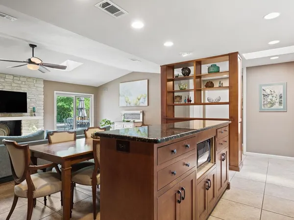 $550,000 | 910 River Oaks Drive, Austin, TX 78753