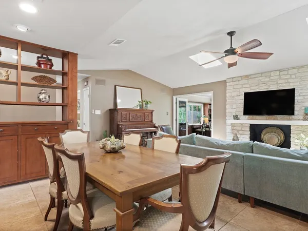 $550,000 | 910 River Oaks Drive, Austin, TX 78753