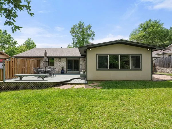 $550,000 | 910 River Oaks Drive, Austin, TX 78753