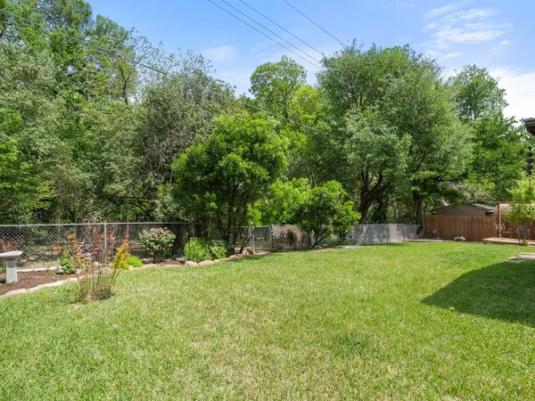$550,000 | 910 River Oaks Drive, Austin, TX 78753