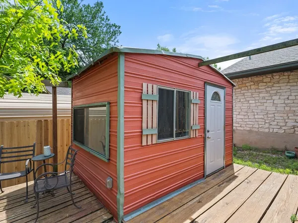 $550,000 | 910 River Oaks Drive, Austin, TX 78753
