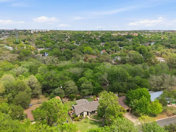 $550,000 | 910 River Oaks Drive, Austin, TX 78753