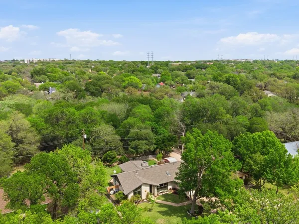 $550,000 | 910 River Oaks Drive, Austin, TX 78753