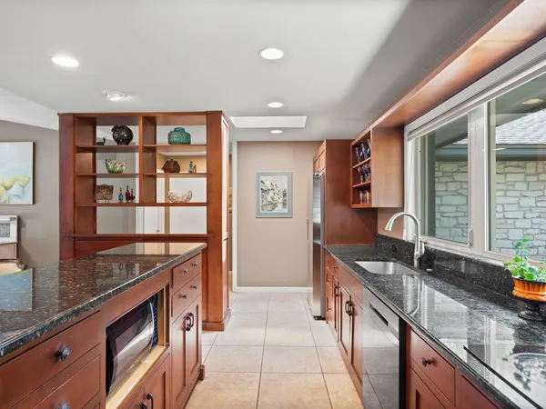 $550,000 | 910 River Oaks Drive, Austin, TX 78753