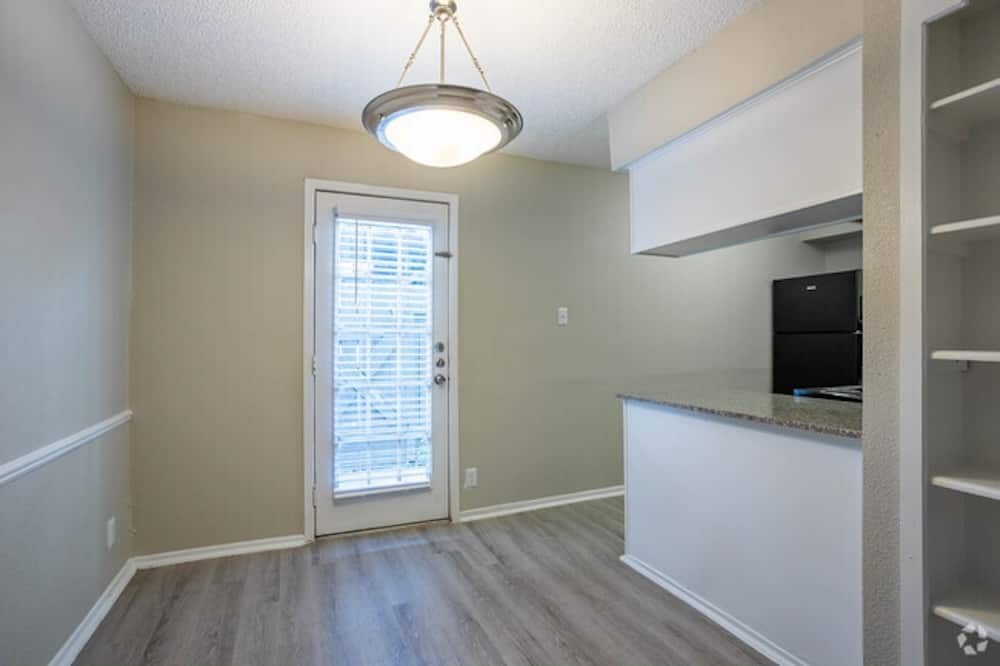 6505 Westheimer Road, Unit 246 Houston, TX 77057 - Photo 3 of 16 a view of workspace with window