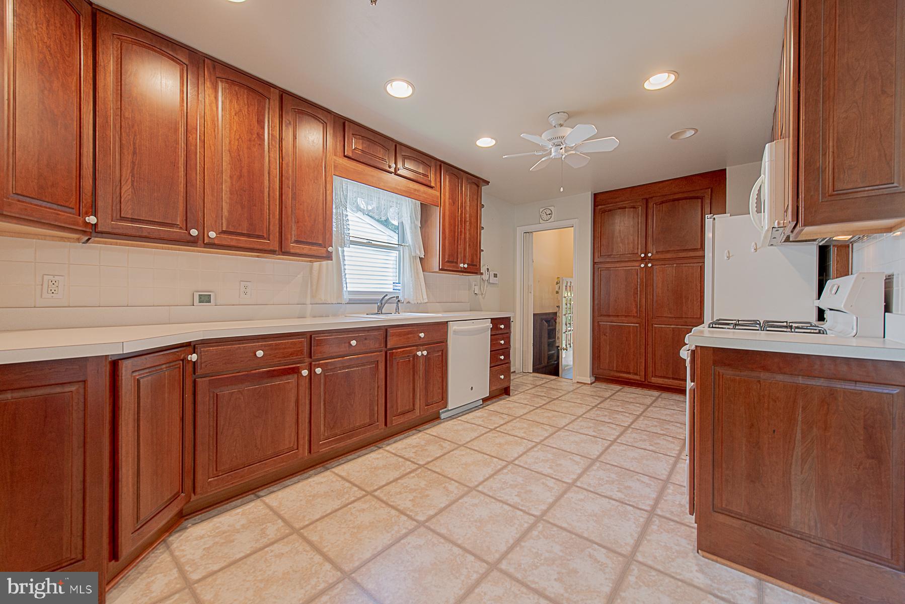 6111 Cipriano Road Lanham, MD 20706 - Photo 8 of 30 Gallery Image 8