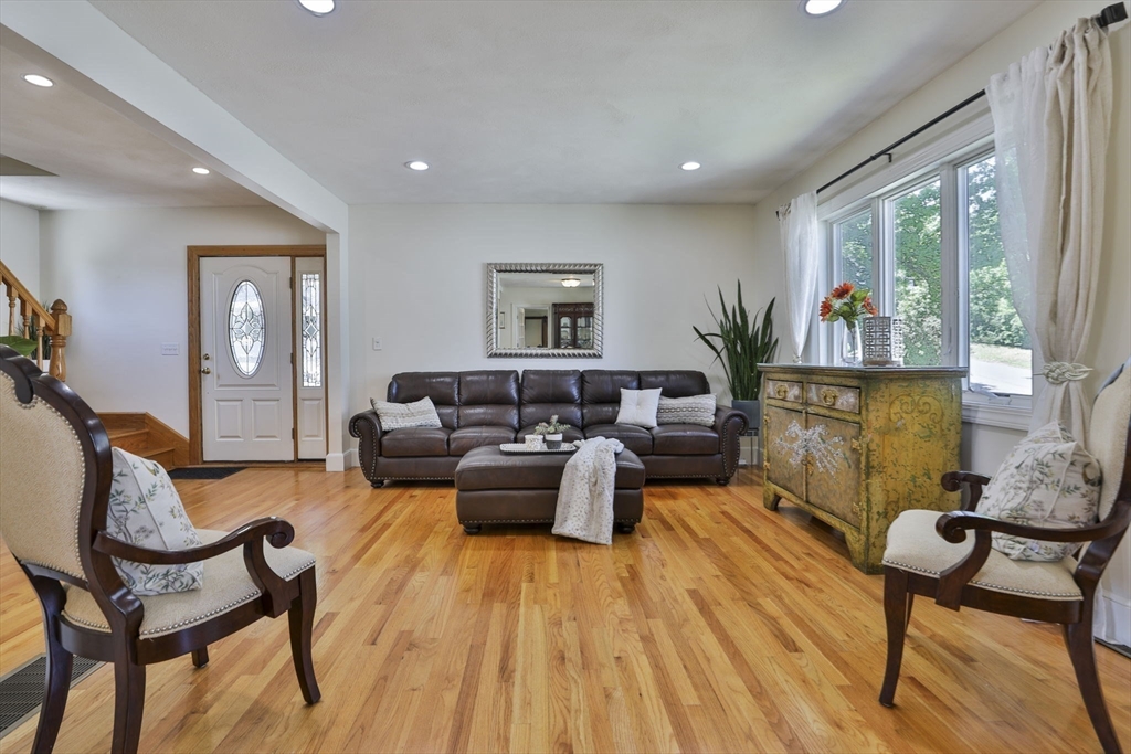 16 Endicott Street Saugus, MA 01906 - Photo 5 of 42