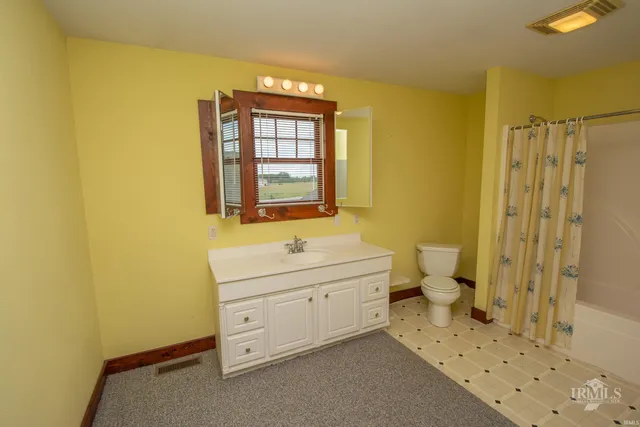 $329,900 | 9105 East Jackson Street, Selma, IN 47383