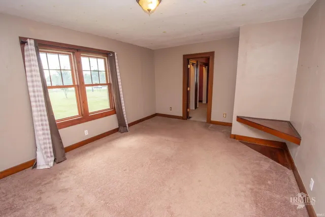 $329,900 | 9105 East Jackson Street, Selma, IN 47383