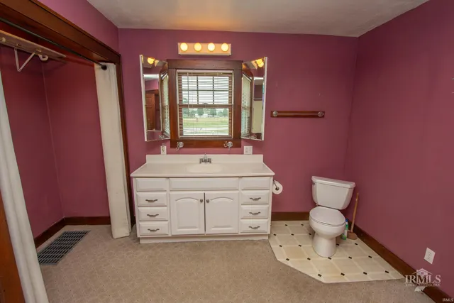 $329,900 | 9105 East Jackson Street, Selma, IN 47383