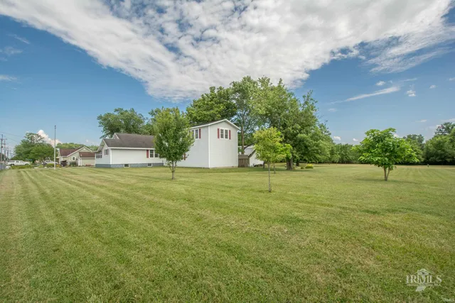 $329,900 | 9105 East Jackson Street, Selma, IN 47383