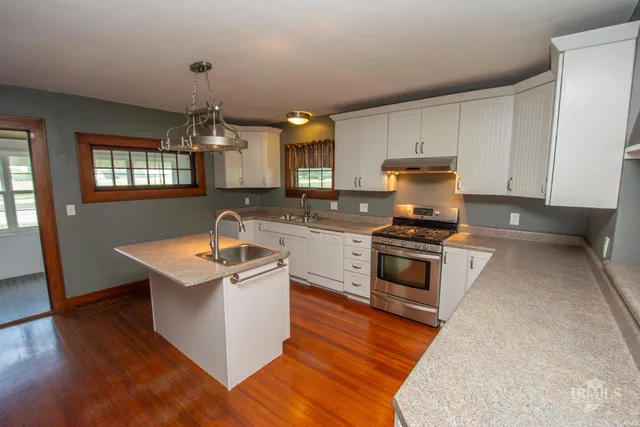 $329,900 | 9105 East Jackson Street, Selma, IN 47383