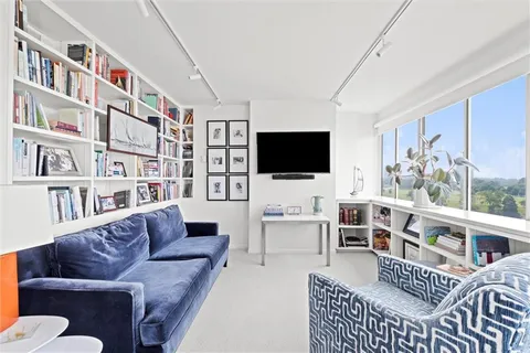 $699,000 | 2510 Grand Boulevard, Unit 170203, Kansas City, MO 64108