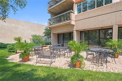 $699,000 | 2510 Grand Boulevard, Unit 170203, Kansas City, MO 64108