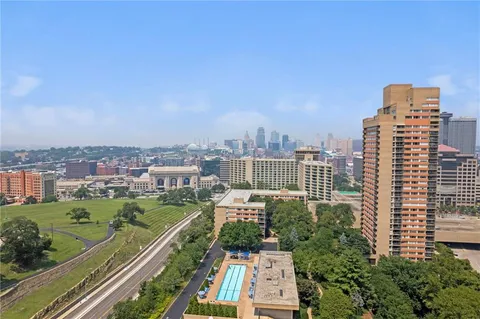 $699,000 | 2510 Grand Boulevard, Unit 170203, Kansas City, MO 64108