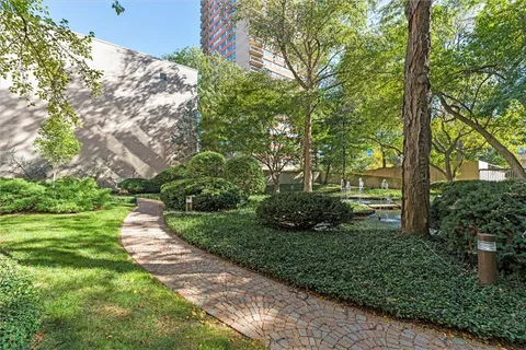 $699,000 | 2510 Grand Boulevard, Unit 170203, Kansas City, MO 64108