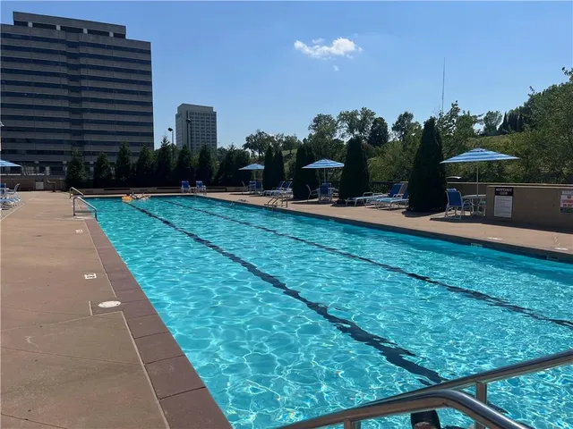 $699,000 | 2510 Grand Boulevard, Unit 170203, Kansas City, MO 64108