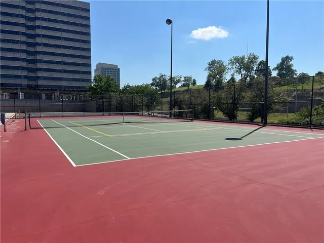 $699,000 | 2510 Grand Boulevard, Unit 170203, Kansas City, MO 64108