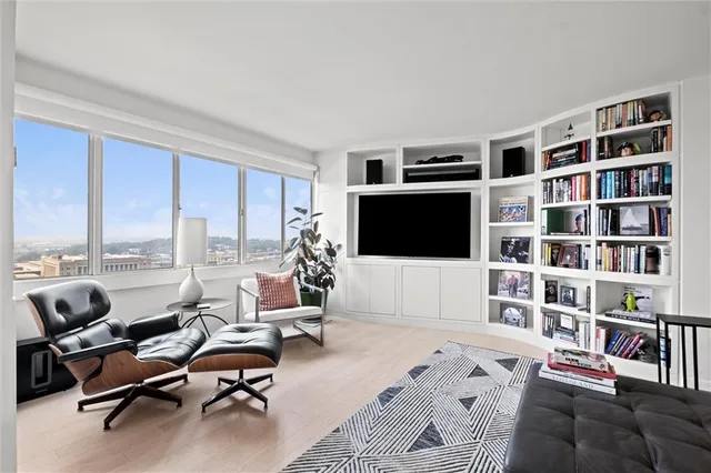 $699,000 | 2510 Grand Boulevard, Unit 170203, Kansas City, MO 64108