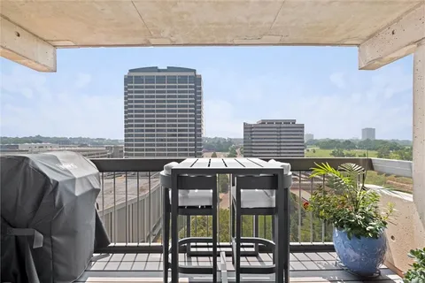 $699,000 | 2510 Grand Boulevard, Unit 170203, Kansas City, MO 64108