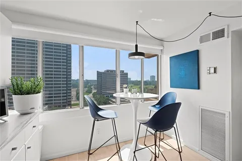 $699,000 | 2510 Grand Boulevard, Unit 170203, Kansas City, MO 64108
