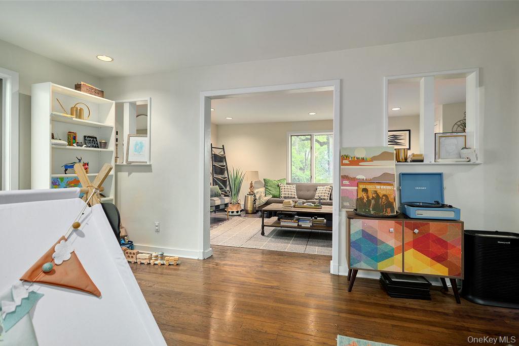 45 Linwood Road New Rochelle, NY 10804 - Photo 4 of 25