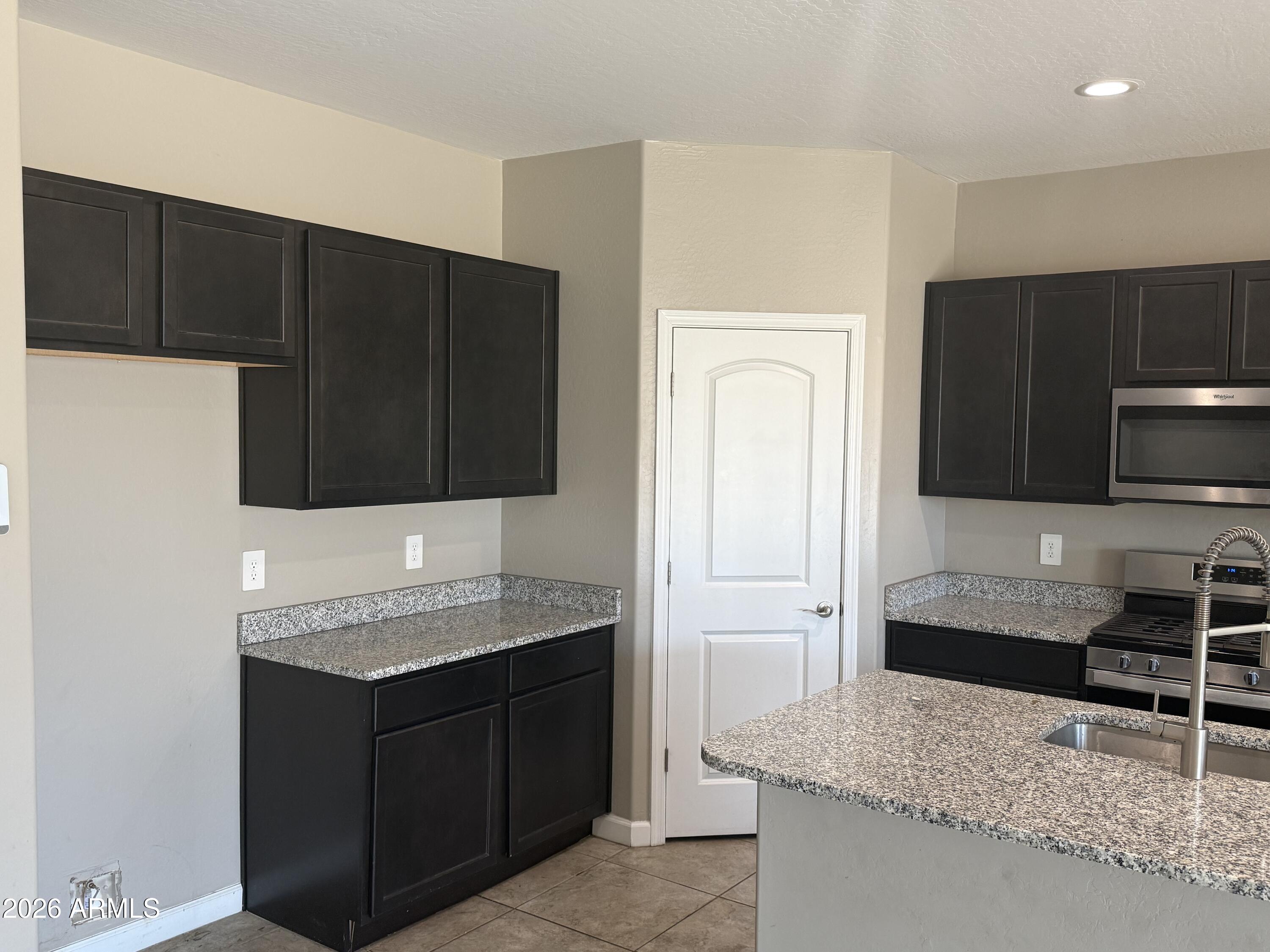 30011 West Cheery Lynn Road Buckeye, AZ 85396 - Photo 4 of 11