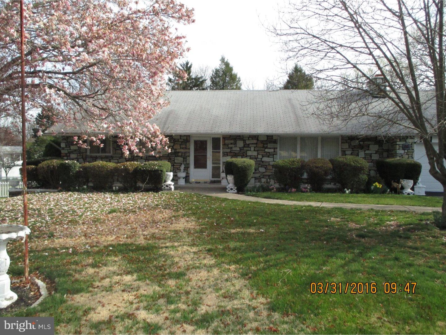 141 Red Lion Road Huntingdon Valley, PA 19006 - Photo 2 of 25