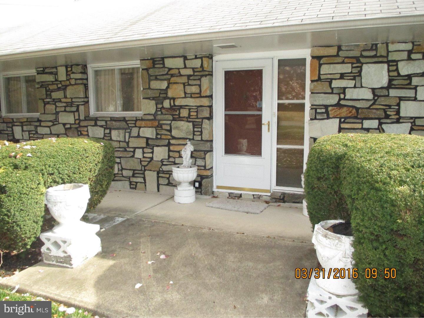 141 Red Lion Road Huntingdon Valley, PA 19006 - Photo 4 of 25