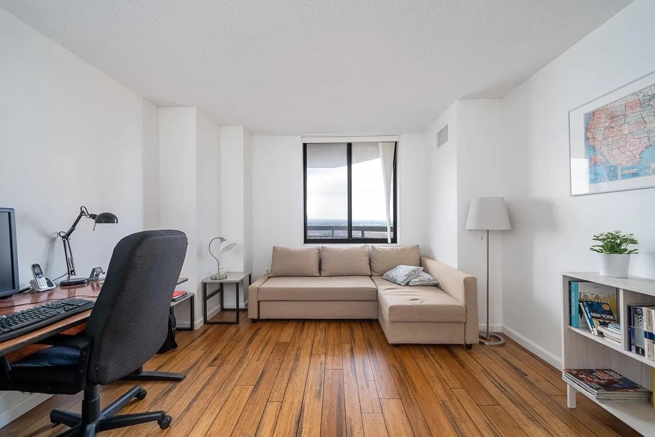 1908 Harmon Cove Tower, Unit 1908 Secaucus, NJ 07094 - Photo 12 of 49