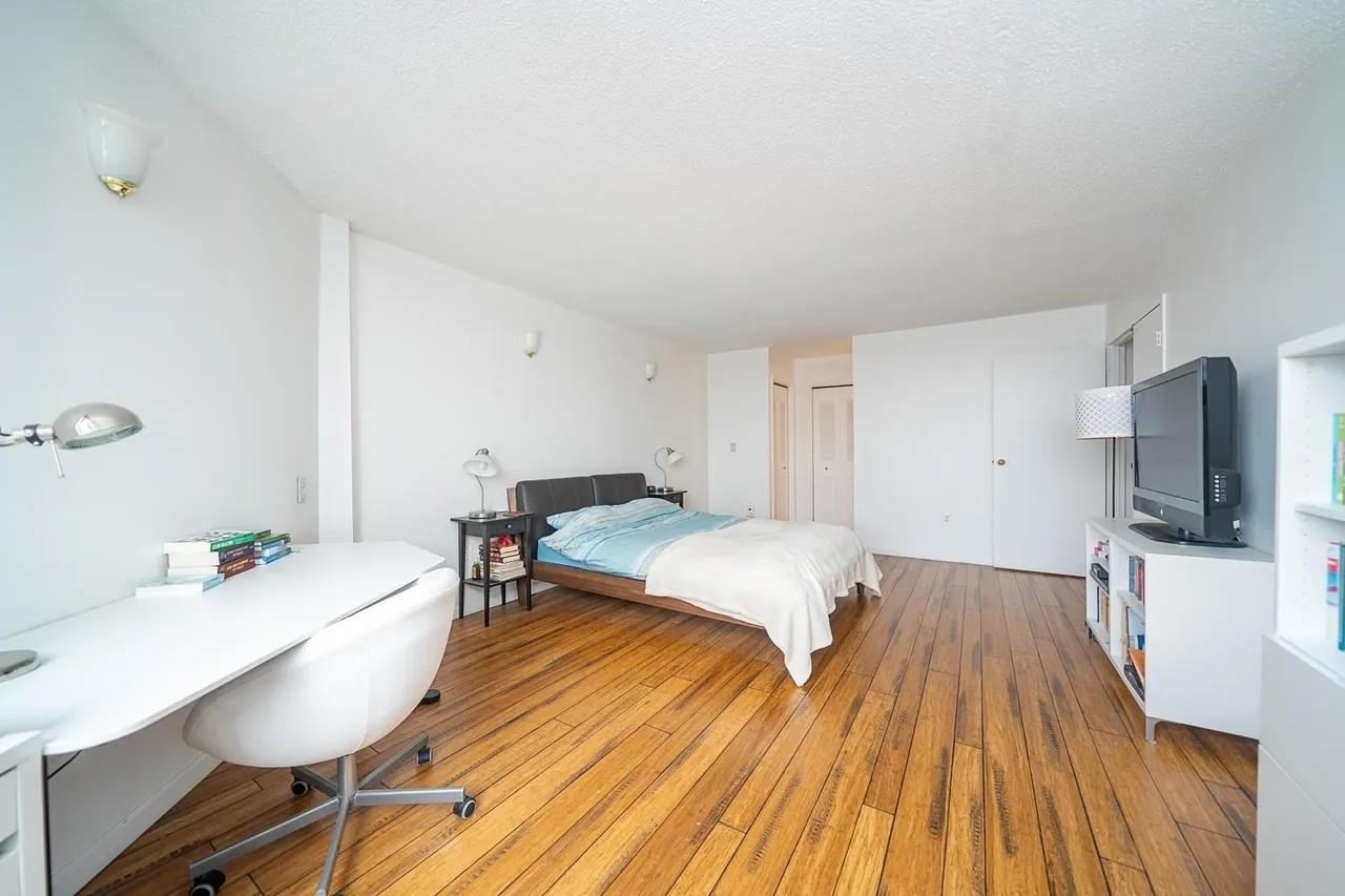 1908 Harmon Cove Tower, Unit 1908 Secaucus, NJ 07094 - Photo 16 of 49