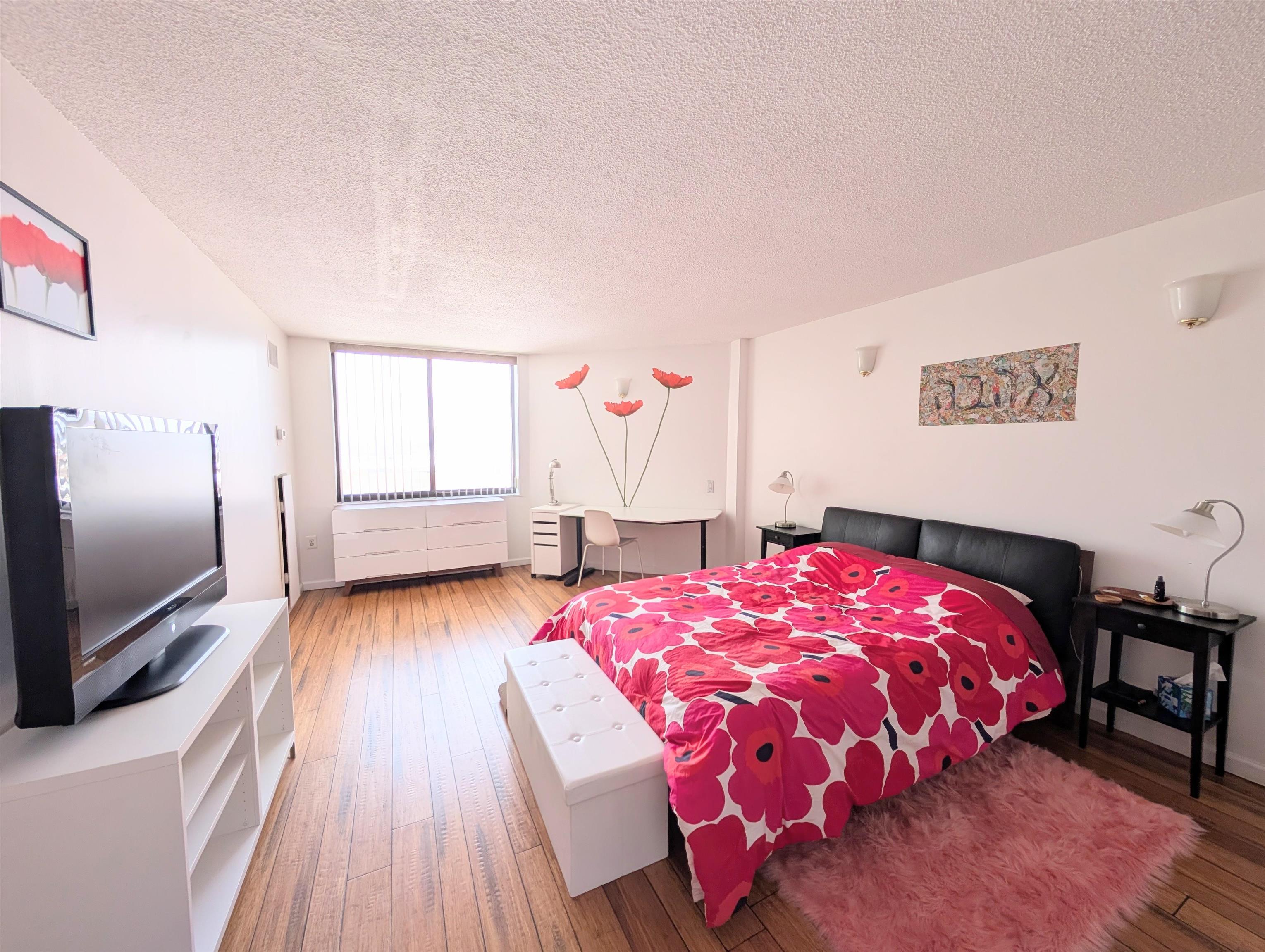 1908 Harmon Cove Tower, Unit 1908 Secaucus, NJ 07094 - Photo 17 of 49