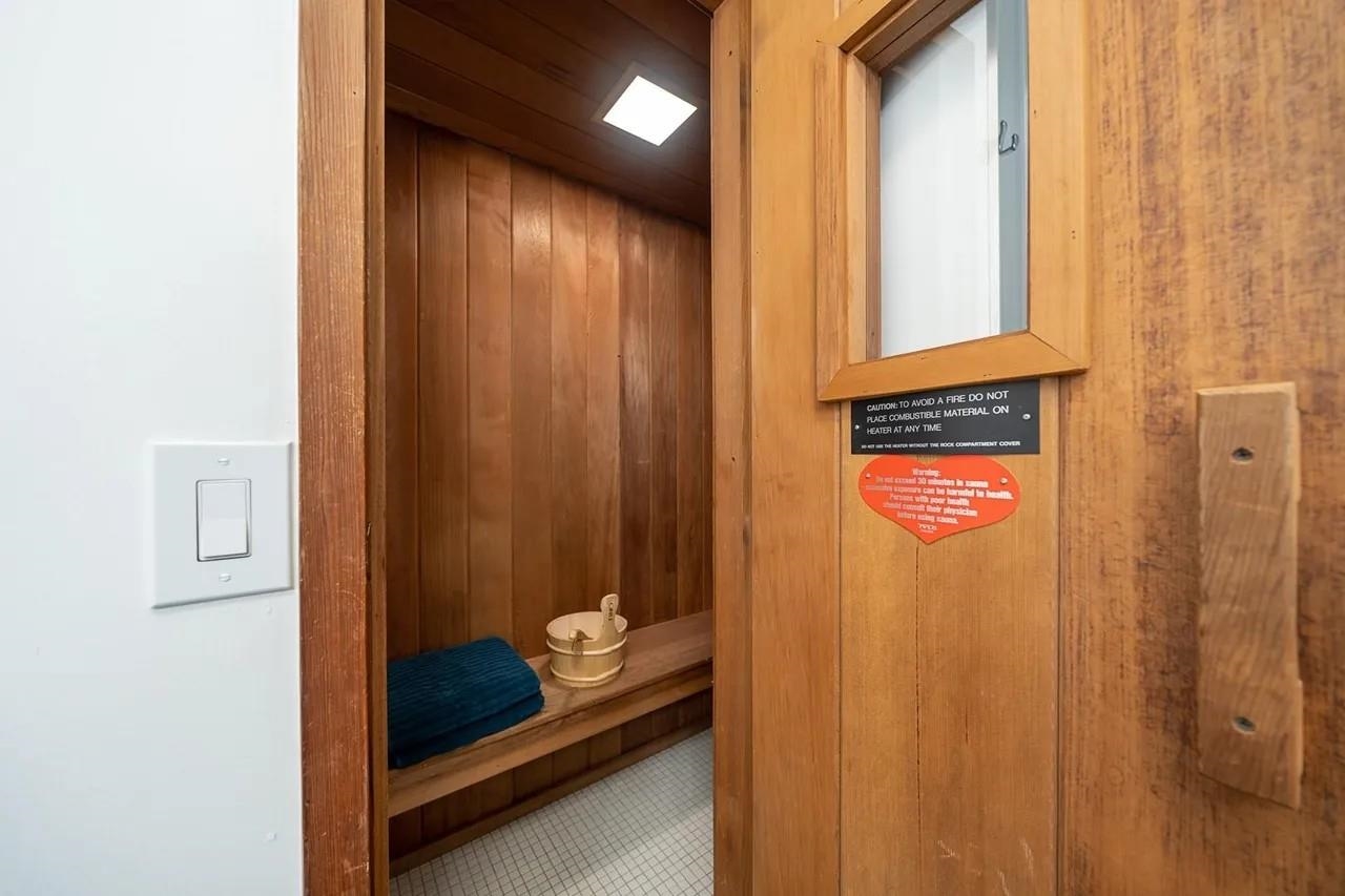 1908 Harmon Cove Tower, Unit 1908 Secaucus, NJ 07094 - Photo 19 of 49