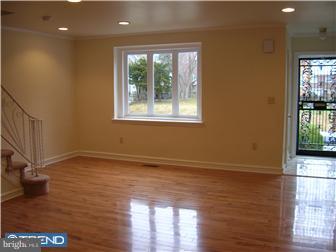 8264 Temple Road Philadelphia, PA 19150 - Photo 4 of 12 Living Room