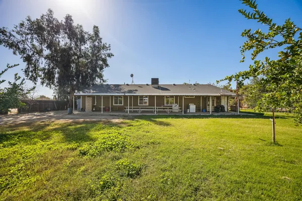 $650,000 | 860 West Riverdale Avenue, Riverdale, CA 93656