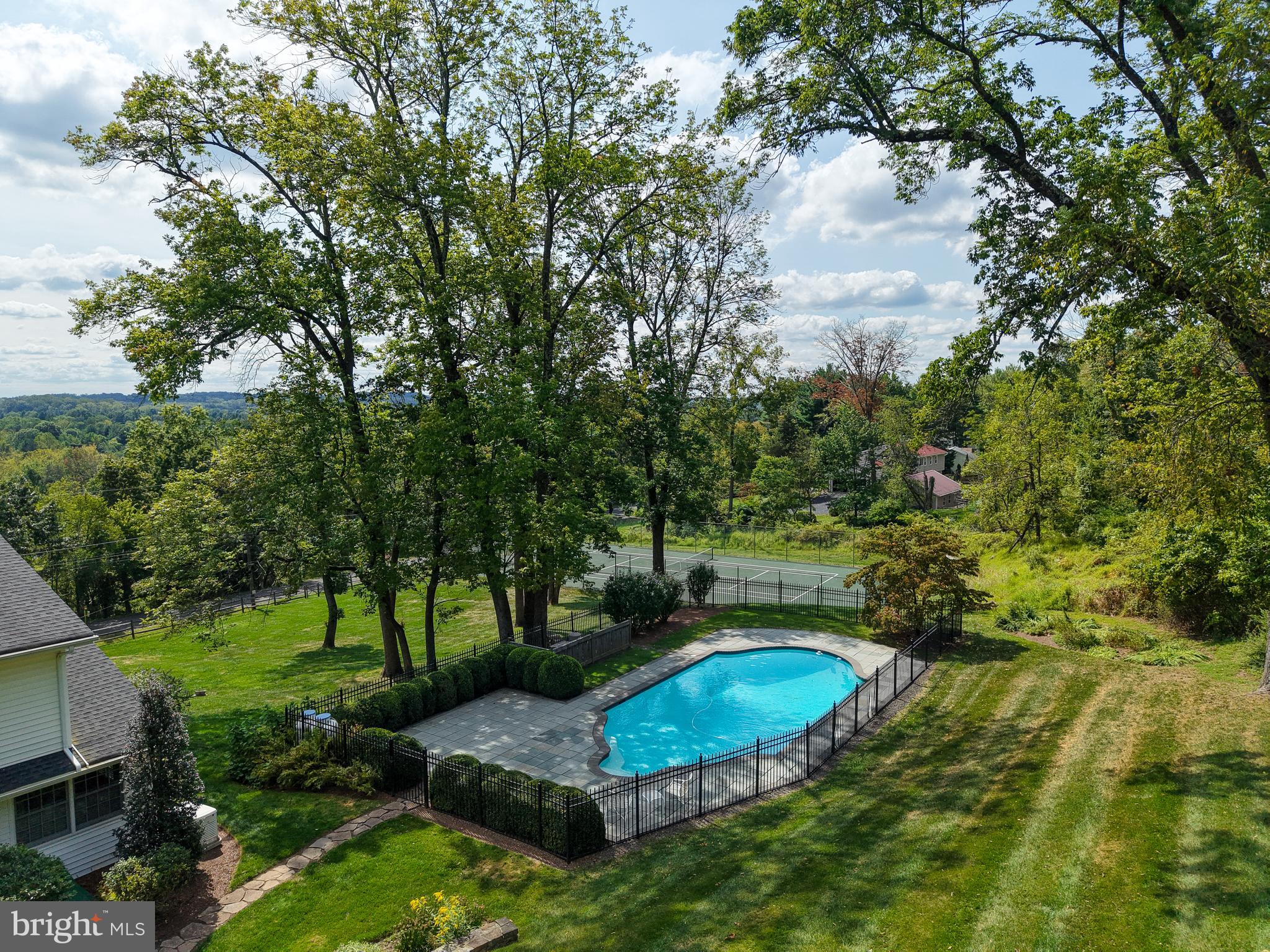 5595 Ridgeview Drive Doylestown, PA 18902 - Photo 7 of 58