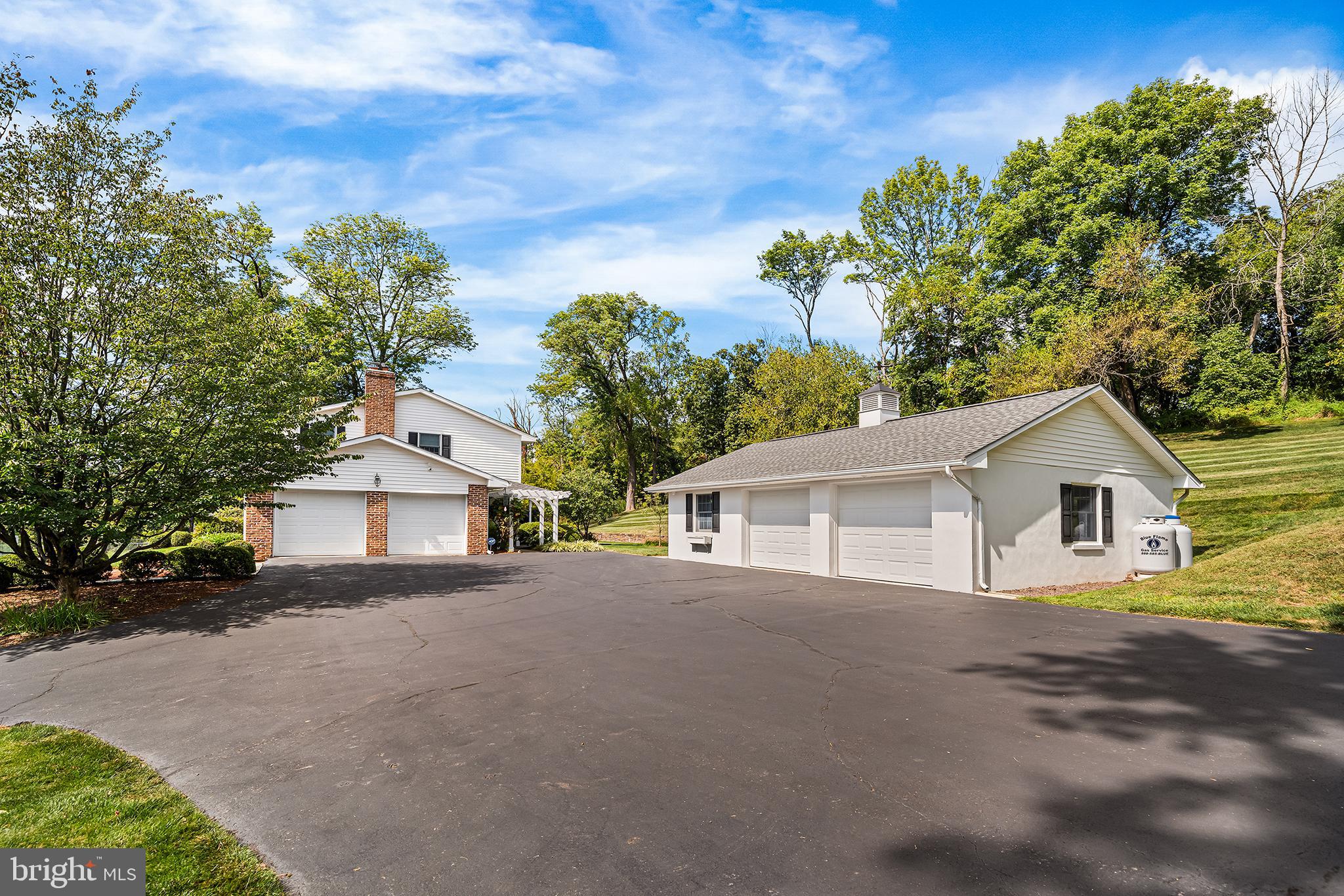 5595 Ridgeview Drive Doylestown, PA 18902 - Photo 9 of 58 Detached garage