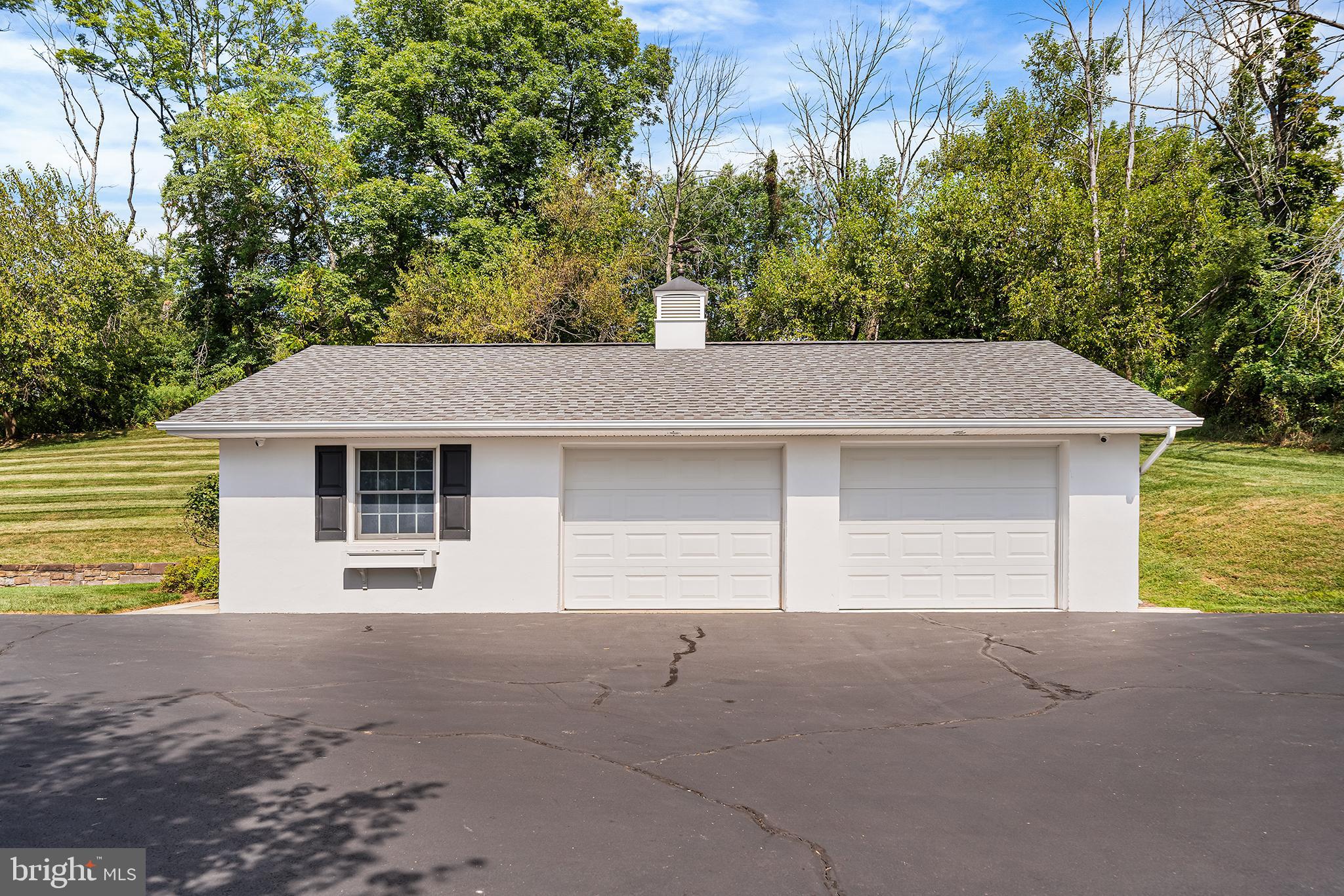 5595 Ridgeview Drive Doylestown, PA 18902 - Photo 10 of 58