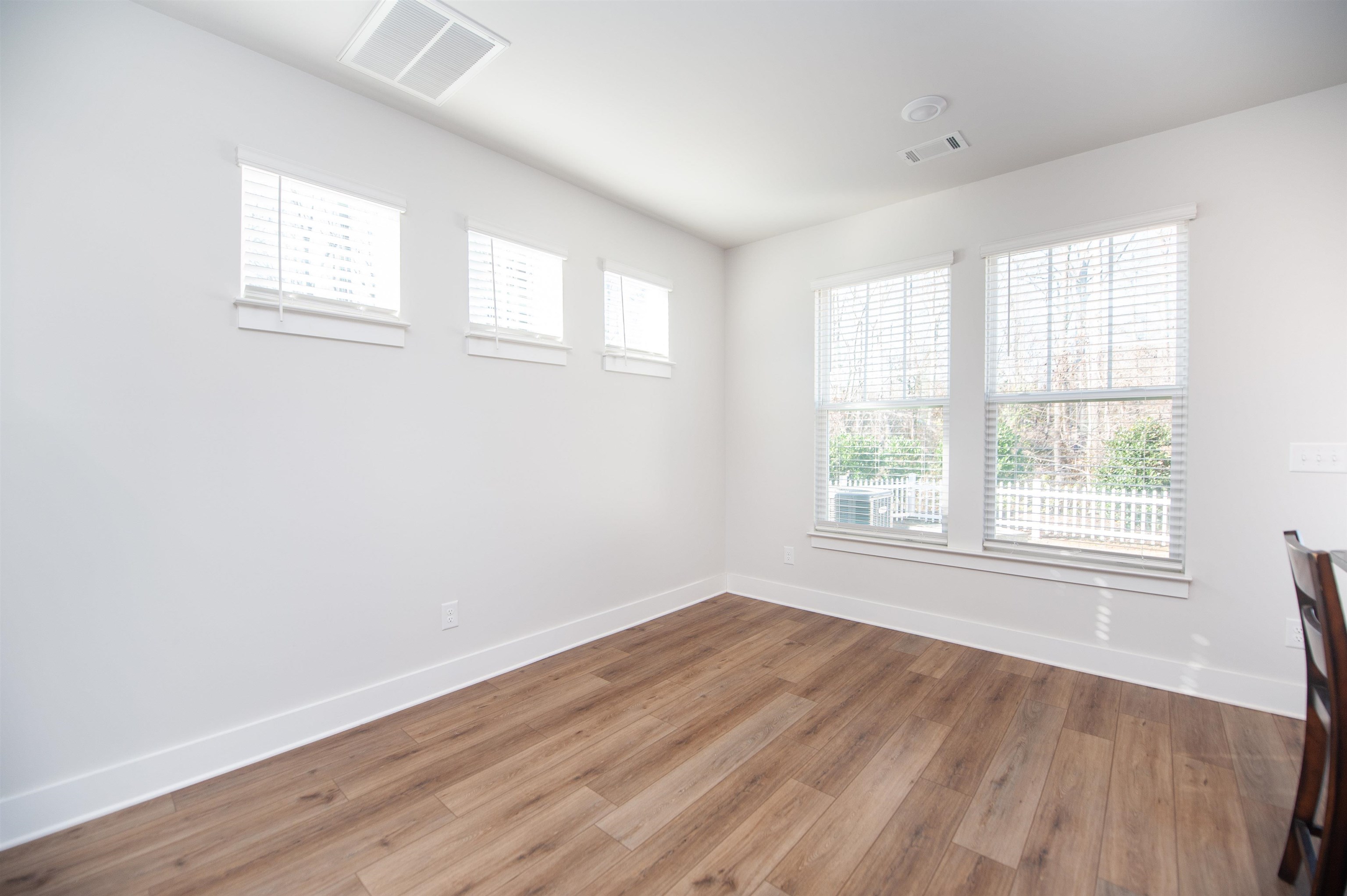 1404 Maplesmith Way Moore, SC 29369 - Photo 9 of 34