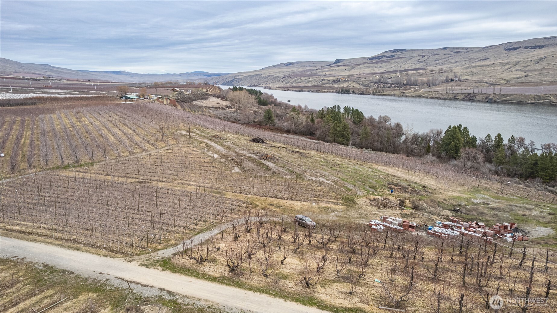472 C Jack Wells Road Bridgeport, WA 98813 - Photo 14 of 27 a view of lake and mountain