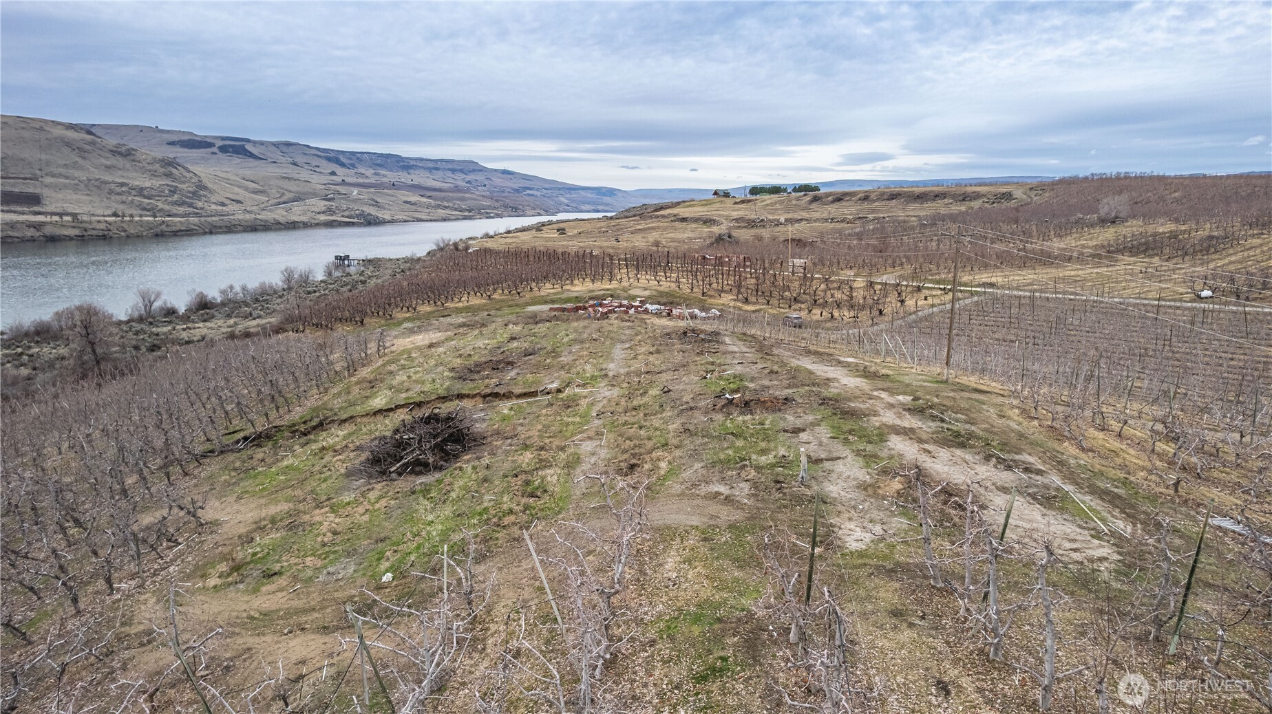 472 C Jack Wells Road Bridgeport, WA 98813 - Photo 19 of 27 a view of lake view and mountain
