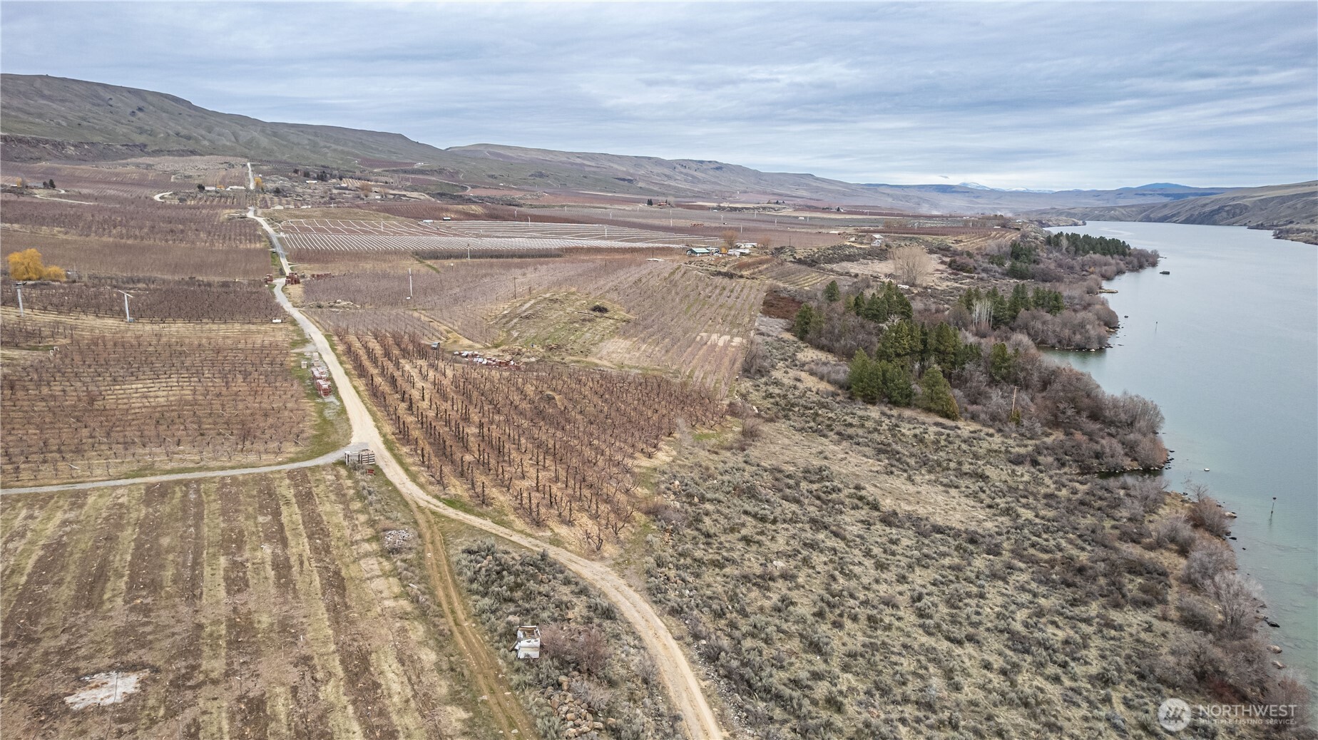 472 C Jack Wells Road Bridgeport, WA 98813 - Photo 3 of 27 a view of an ocean