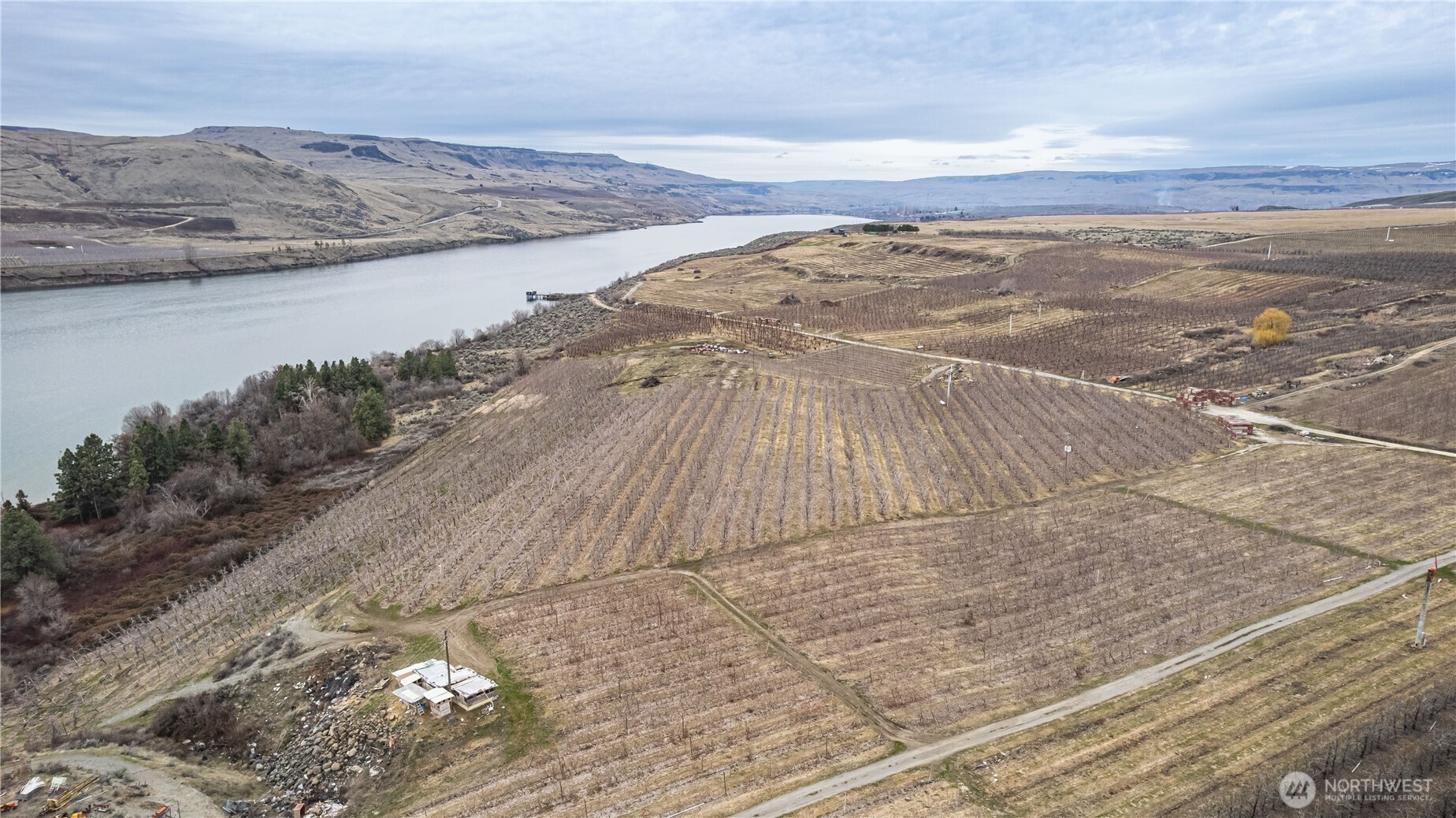 472 C Jack Wells Road Bridgeport, WA 98813 - Photo 8 of 27 a view of ocean view and mountain