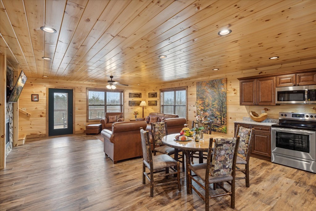 1042 Mathis Hollow Road Gatlinburg, TN 37738 - Photo 9 of 34 Gallery Image 9