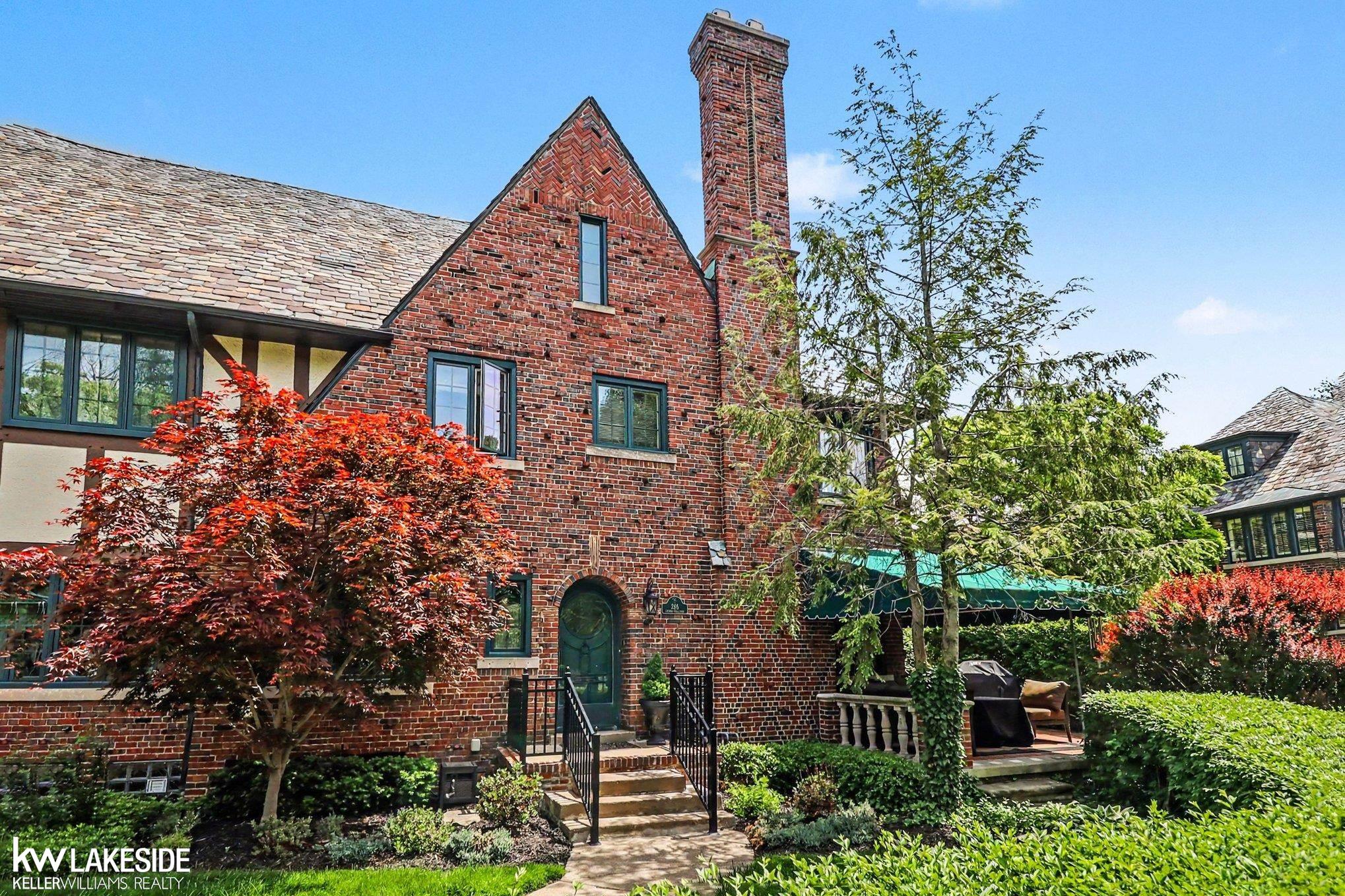 286 Rivard Boulevard Grosse Pointe, MI 48230 - Photo 5 of 42