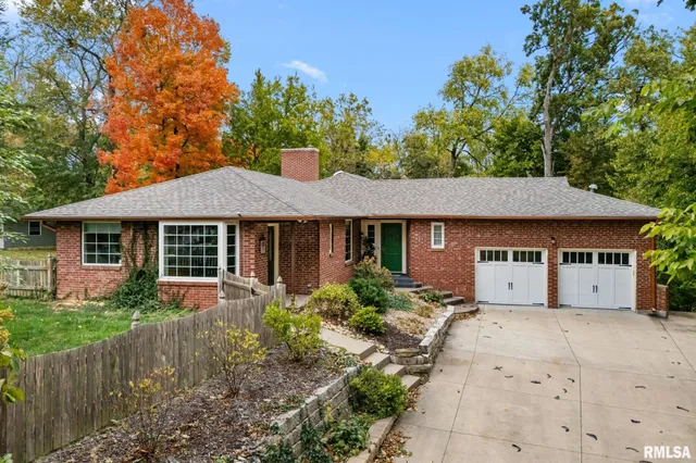 $345,000 | 1025 Crescent Drive, Clinton, IA 52732