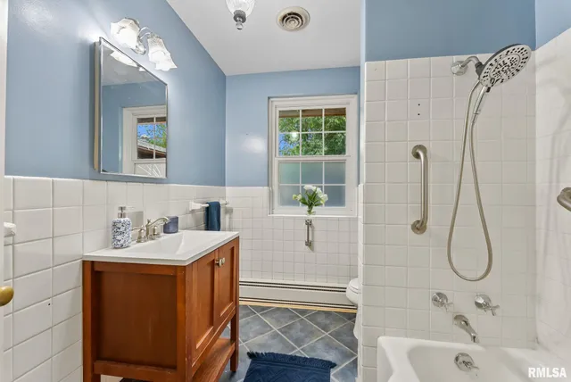 $345,000 | 1025 Crescent Drive, Clinton, IA 52732