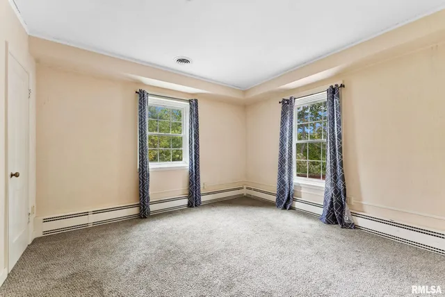 $345,000 | 1025 Crescent Drive, Clinton, IA 52732