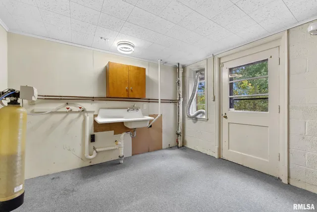 $345,000 | 1025 Crescent Drive, Clinton, IA 52732